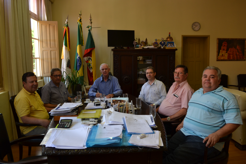 Andres sanciona lei para doação de área ao Frigorífico Alibem